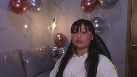 luna_violett_ online show from July 28, 8:12 pm