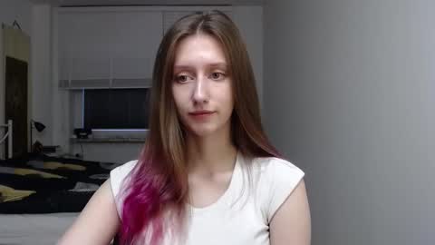 L U N A  online show from November 17, 6:30 am