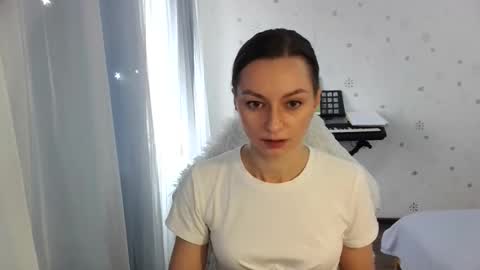 Snapshot of lunaa_bluee chatting on October 31, 9:32 am lunaa_bluee online show from October 31, 9:32 am