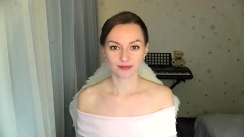 Snapshot of lunaa_bluee chatting on November 16, 7:52 pm lunaa_bluee online show from November 16, 7:52 pm