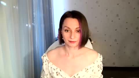 Snapshot of lunaa_bluee chatting on June 10, 6:18 pm lunaa_bluee online show from June 10, 6:18 pm