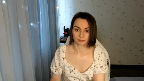 Snapshot of lunaa_bluee chatting on June 21, 4:53 pm lunaa_bluee online show from June 21, 4:53 pm