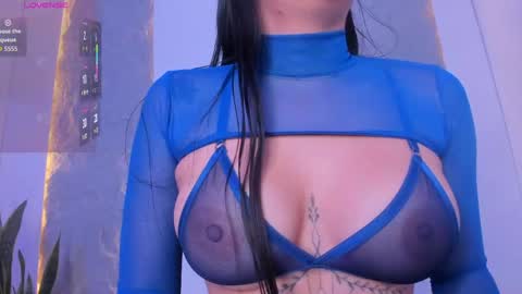 Snapshot of lunaa_hart chatting on May 6, 3:57 am lunaa_hart online show from May 6, 3:57 am