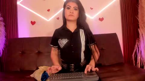 Snapshot of lunaa_lynch chatting on April 29, 9:43 pm Luna online show from April 29, 9:43 pm