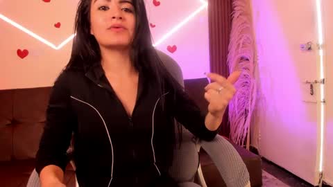 Snapshot of lunaa_lynch chatting on May 4, 9:33 pm Luna online show from May 4, 9:33 pm
