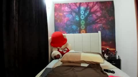 Snapshot of lunaa_mayerr chatting on July 14, 2:05 am lunaa mayer online show from July 14, 2:05 am