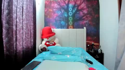 Snapshot of lunaa_mayerr chatting on July 31, 3:44 pm lunaa mayer online show from July 31, 3:44 pm
