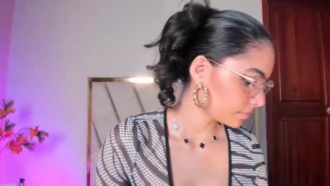 Luna Aspen online show from February 3, 6:02 pm