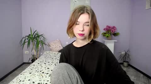 Snapshot of lunaastar_ chatting on December 10, 10:38 am lunaastar_ online show from December 10, 10:38 am