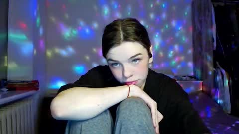 Snapshot of lunaastar_ chatting on December 23, 4:06 pm lunaastar_ online show from December 23, 4:06 pm
