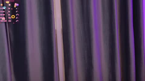 Snapshot of lunababe_ chatting on July 8, 10:42 am lunababe_ online show from July 8, 10:42 am