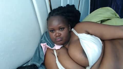 lunabloom01 online show from October 20, 9:48 pm