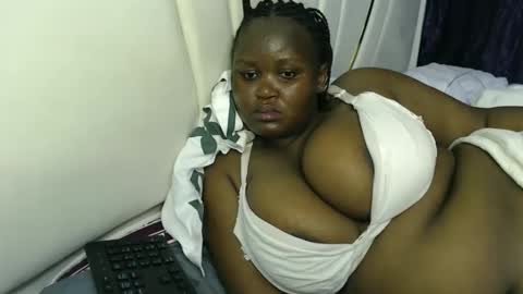 lunabloom01 online show from December 22, 10:23 am