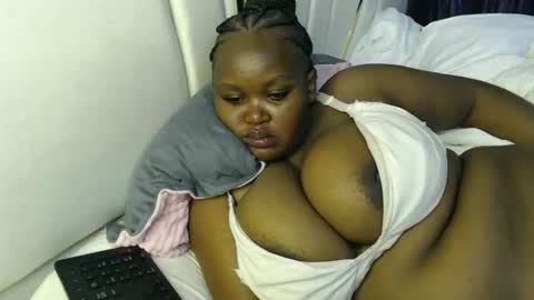 lunabloom01 online show from February 13, 11:23 pm