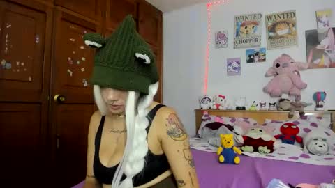 lunacristal_moon online show from October 12, 5:17 am