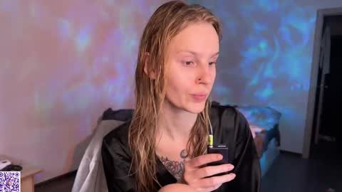 Snapshot of lunacyy chatting on September 9, 12:37 pm Britney online show from September 9, 12:37 pm
