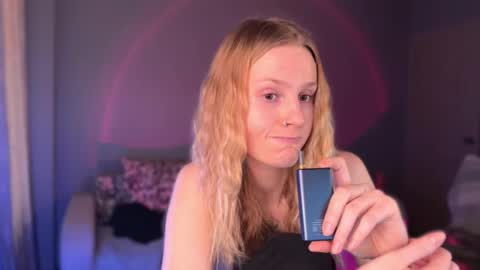 Snapshot of lunacyy chatting on October 5, 8:12 am Britney online show from October 5, 8:12 am