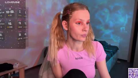 Snapshot of lunacyy chatting on October 5, 8:18 pm Britney online show from October 5, 8:18 pm