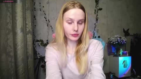 Snapshot of lunacyy chatting on October 18, 7:03 pm Britney online show from October 18, 7:03 pm