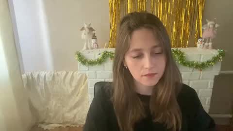 lunafeather online show from December 21, 5:36 am