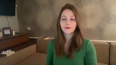 lunafeather online show from March 28, 5:18 am