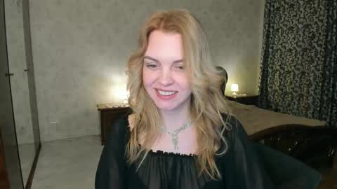 lunaflinn online show from March 5, 4:30 am