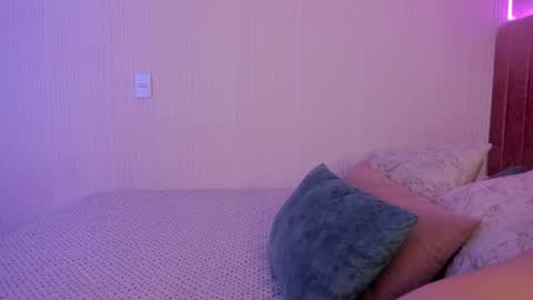Luna Garcia online show from October 4, 10:35 am