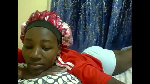 lunah_kitty online show from May 1, 6:34 pm