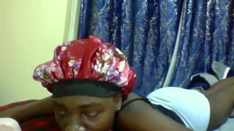 lunah_kitty online show from May 12, 8:55 am