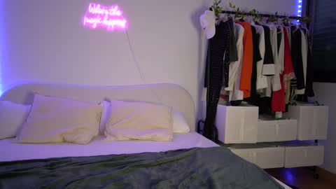 Laura online show from February 27, 7:12 am