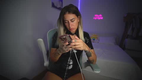 Laura online show from October 10, 8:35 am