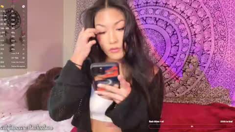 Snapshot of lunalawless chatting on January 17, 1:54 am luna dela cruz online show from January 17, 1:54 am