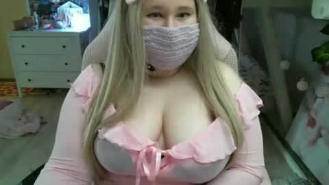 lunalulls online show from March 9, 12:31 pm