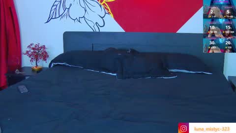 Luna online show from April 6, 8:43 pm