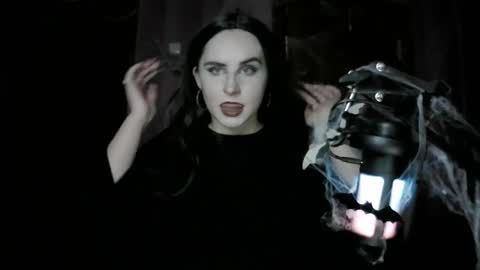 Snapshot of lunamystique_ chatting on October 27, 8:24 pm lunamystique_ online show from October 27, 8:24 pm