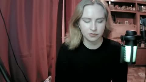Snapshot of lunamystique_ chatting on February 3, 8:14 pm lunamystique_ online show from February 3, 8:14 pm
