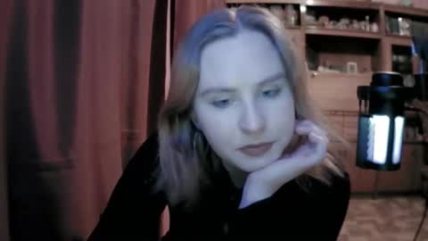Snapshot of lunamystique_ chatting on February 4, 7:20 pm lunamystique_ online show from February 4, 7:20 pm