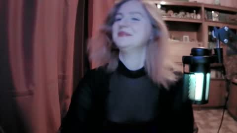 Snapshot of lunamystique_ chatting on February 5, 8:46 pm lunamystique_ online show from February 5, 8:46 pm