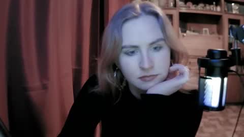 Snapshot of lunamystique_ chatting on February 6, 5:16 pm lunamystique_ online show from February 6, 5:16 pm