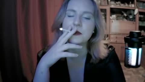 Snapshot of lunamystique_ chatting on May 22, 4:23 pm lunamystique_ online show from May 22, 4:23 pm