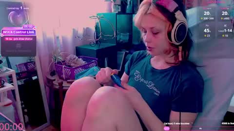 Snapshot of lunaoddity chatting on May 24, 10:53 am Luna online show from May 24, 10:53 am