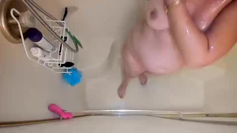 LunaPearl   online show from October 18, 8:04 am