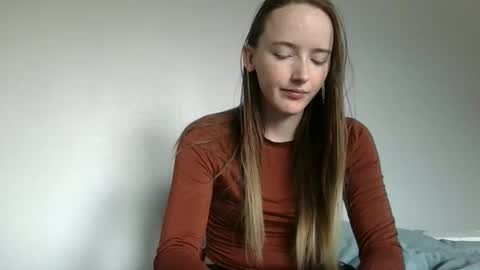 Snapshot of lunapixie2020 chatting on September 18, 7:16 pm lunapixie2020 online show from September 18, 7:16 pm