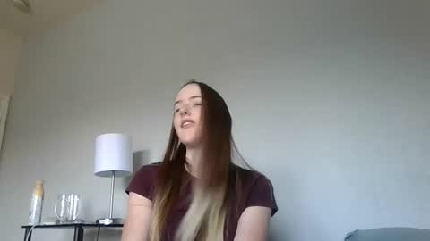 Snapshot of lunapixie2020 chatting on September 19, 6:19 pm lunapixie2020 online show from September 19, 6:19 pm