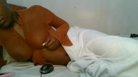 lunargoddess45 online show from November 25, 2:00 am