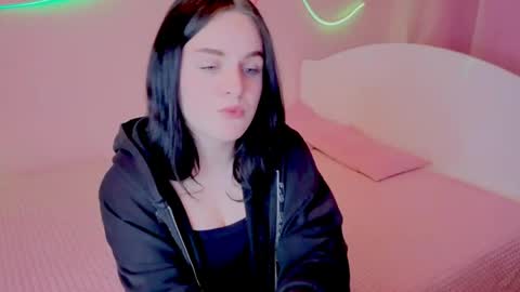 Snapshot of lunariaas chatting on April 15, 7:43 pm Valeria online show from April 15, 7:43 pm