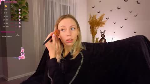 Kelly online show from November 6, 4:30 pm