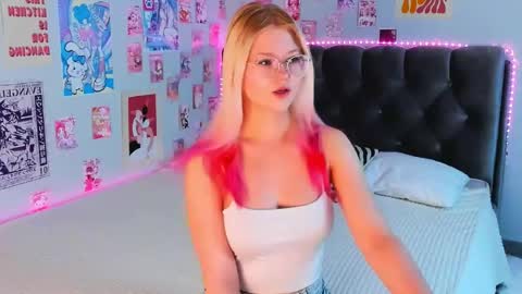 lunariafox online show from June 2, 2:52 pm