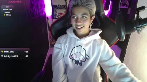 lunarichy online show from January 5, 5:27 pm