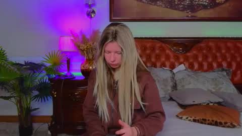 Luna Rishi online show from February 5, 6:40 am